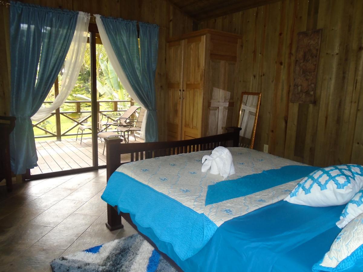 J And H Garden Cabinas Bocas Town Ngoại thất bức ảnh