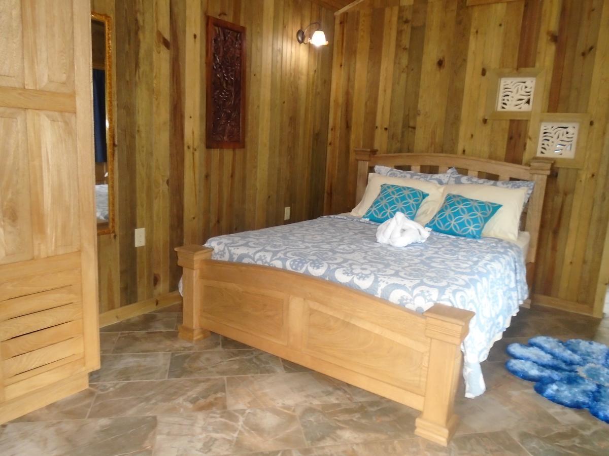 J And H Garden Cabinas Bocas Town Ngoại thất bức ảnh